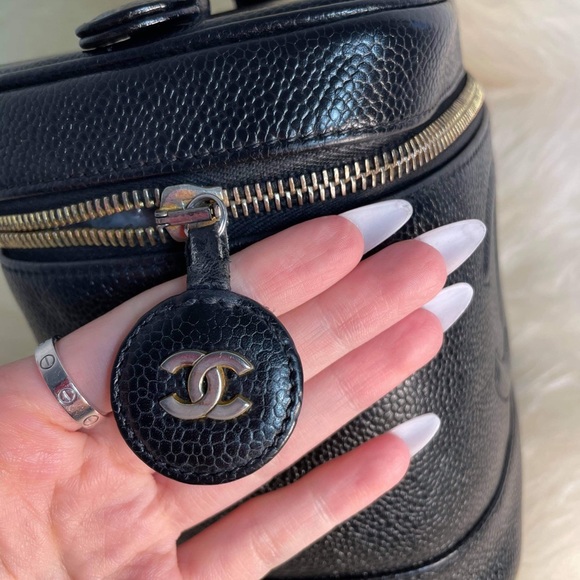 Authentic Vintage Chanel Vanity Bag. - Picture 5 of 7